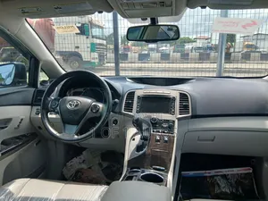 Toyota Venza Limited 4dr Wagon AWD (3.5L 6cyl 6A) 2014 Gray