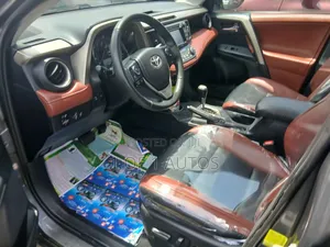 Toyota RAV4 Limited 4dr SUV (2.5L 4cyl 6A) 2014 Gray