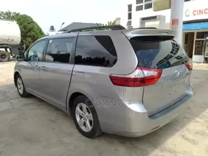 Toyota Sienna 2015 Gray
