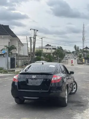 Honda Crosstour 2010 Black