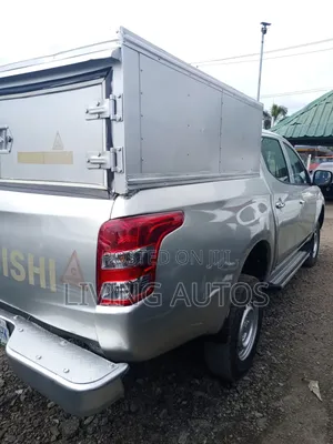 Mitsubishi L200 Double Cab 2.4 154hp 4WD 2016 Silver