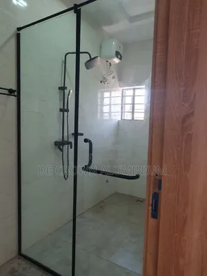 10mm Tempered Glass Shower Cubicle With Black Accessories | Luxury Fin