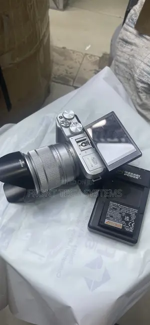Fujifilm X-A2 With 16-50mm