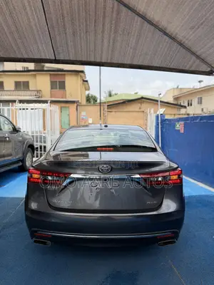 Toyota Avalon XLE Premium FWD Sedan (3.6L 6cyl 6A) 2016 Gray