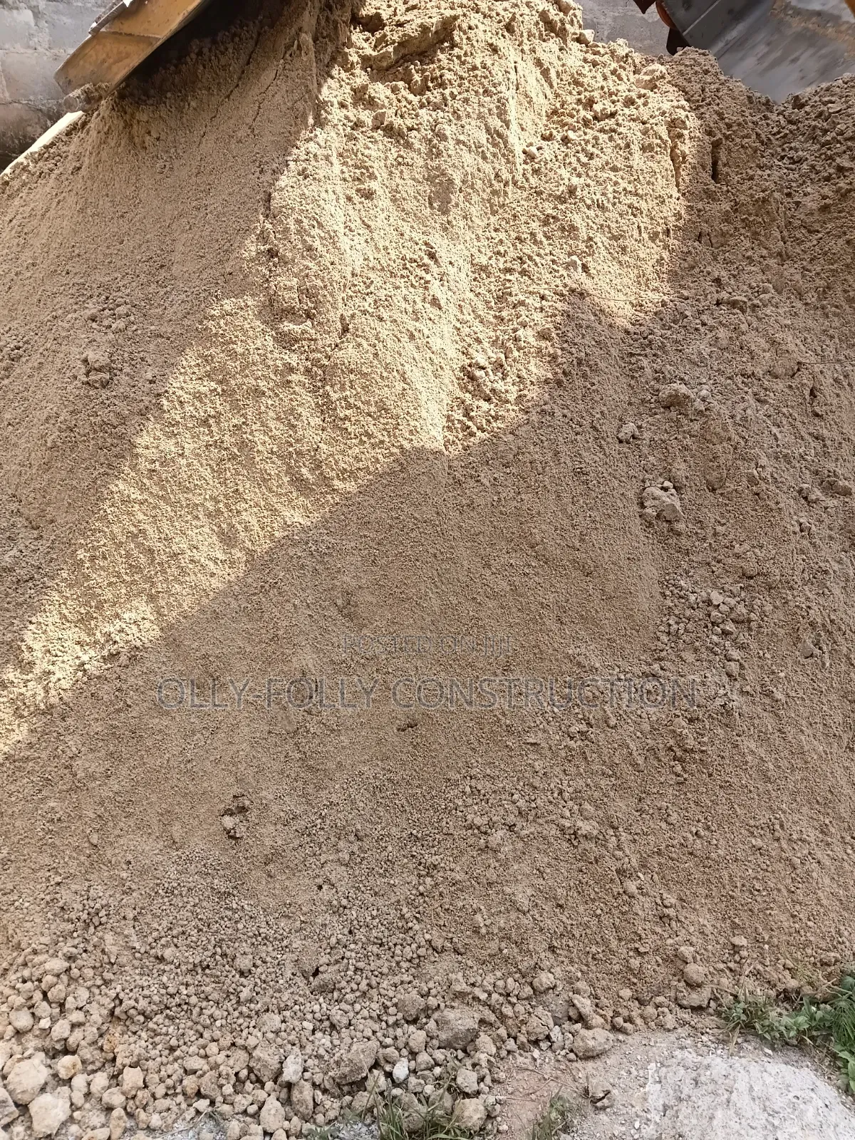 Sharp Sand , Granite,Gutter Sand at Good Rates