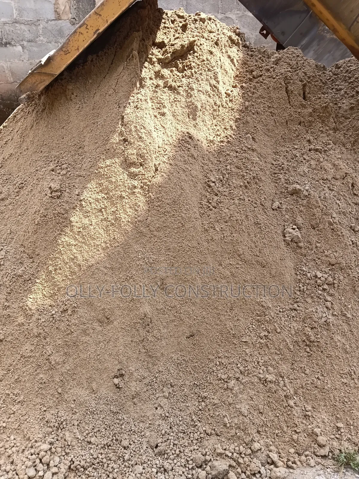 Sharp Sand , Granite,Gutter Sand at Good Rates