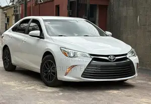 Toyota Camry 2017 White