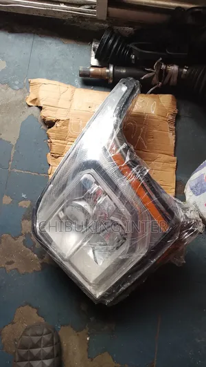 Head Light GMC Yukon Denali 018