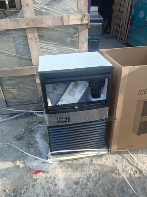 Ice Cube Maker (32 Cube)