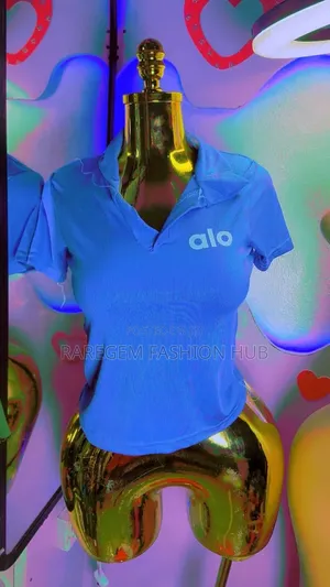 Trendy Alo Ribbed Polo Top for Ladies – Chic Comfortable