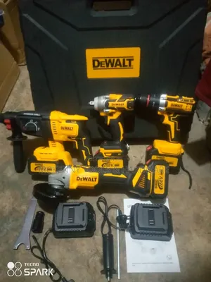 Dewalt 4-in-1 Cordless Power Tool Combo Kit