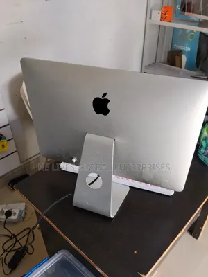 Desktop Computer Apple iMac 8GB Intel Core i5 SSD 750GB