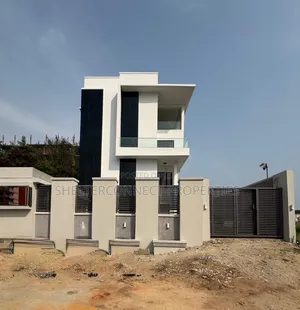 6bdrm Duplex in Banana Island for sale