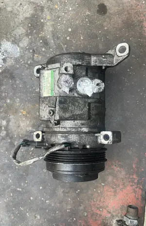 Hummer 2 a/C Compressor