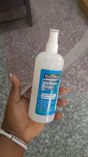 White Boards Cleaning Solution