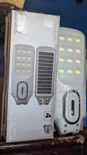 Obst 600w Solar Street Lamp With a Free Mounting Pole.