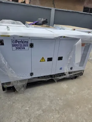 Heavy Duty 30kva Perkins Soundproof Generator for Businesses