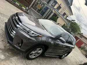 Toyota Highlander Limited Platinum 4dr SUV (3.5L 6cyl 6A) 2014 Gray