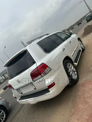 Lexus LX 570 AWD 2015 White