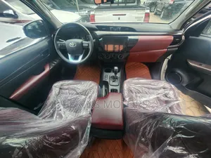 Toyota Hilux 2020 Silver