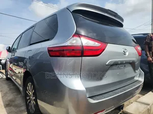 Toyota Sienna 2017 Gray