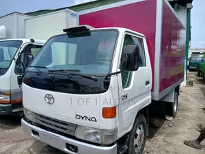 2000 Dyna 150 Bus