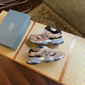 Mini Flex Trainers (Earth Tone)
/ Buy One Get a Free Sock
