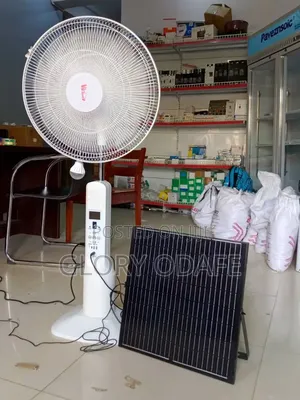 Vinwell 18 Inches Rechargeable Solar Standing Fan