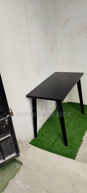 An Amak Table