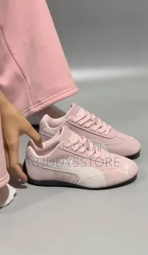 Blush Glide Women’S Sneakers / Buy Ome Get a Free Sock