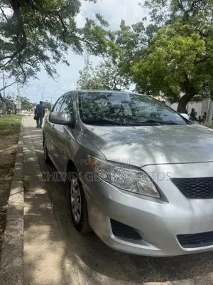 Toyota Corolla LE 4dr Sedan (1.8L 4 cyl 4A) 2009 Silver