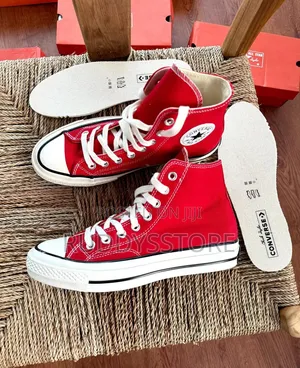 Red Flame High-Top Sneakers / Buy One Get a Free Sock