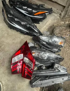 Complete Headlights and Backlight Lexus Is250 2015
