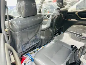 Toyota Land Cruiser 100 4.7 V8 Executive 2005 Gray