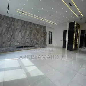5bdrm Duplex in Chevron for sale
