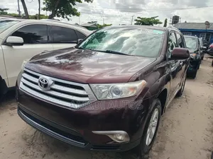 Toyota Highlander Limited 2012 Red