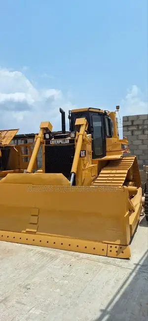 Caterpillar Bulldozer D6h LGP for Sale. Price: 220 Million
