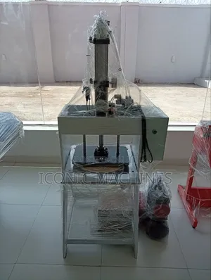 Pneumatic Punching Machine With Blades and Compressor