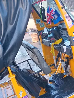 TVS King Deluxe Plus iTouch Start 2023 Yellow