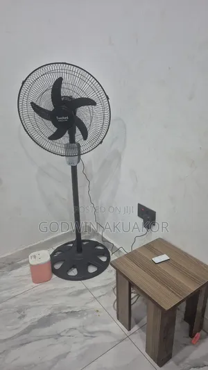 18 Inches Rechargeable Solar Fan With Remote Control
