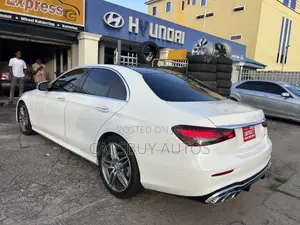 Mercedes-Benz E300 Base RWD Sedan (2.0L 4cyl 9A) 2017 White