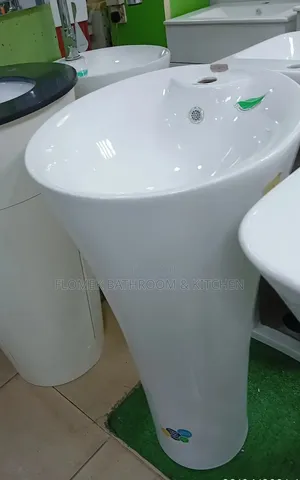 Luxury Pedestal Wash Basin – Modern Durable Bathroom Sink.