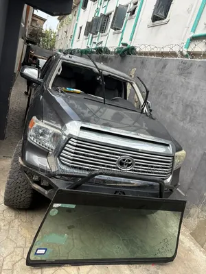 Toyota Tundra 2010 Windscreen Glass Available Installed at Chimatex