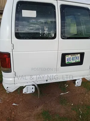 Ford E350 2006 White