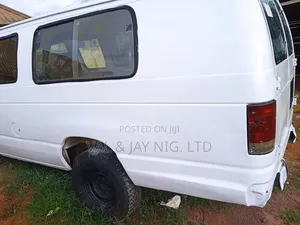 Ford E350 2006 White