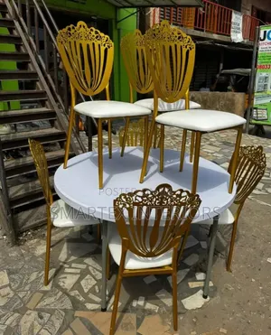 Round Foldable Event Table With Chairs