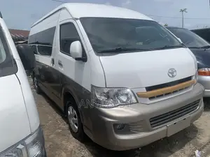 Toyota HiAce 2018 White