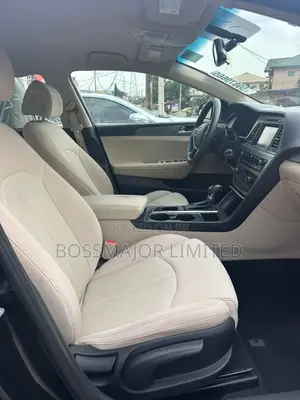 Hyundai Sonata Base Sedan FWD (2.4L 4cyl 6A) 2017 Black