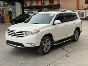 Toyota Highlander Limited 2012 White