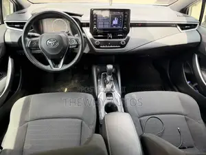 Toyota Corolla SE 2022 Silver